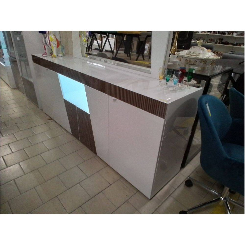 BAHUT 4P LED 