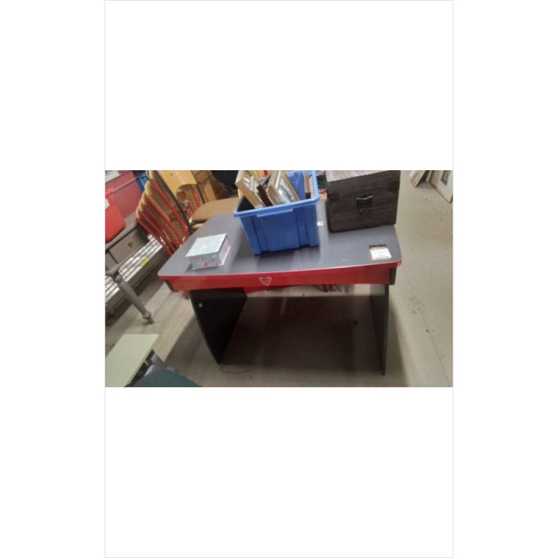 BUREAU ENAFNT STYLE GARAGE